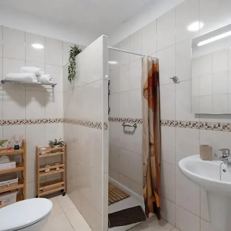 Serene Terrace And Pool *