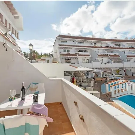 דירה Serene Terrace And Pool *