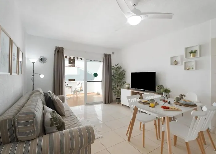 Serene Terrace And Pool *